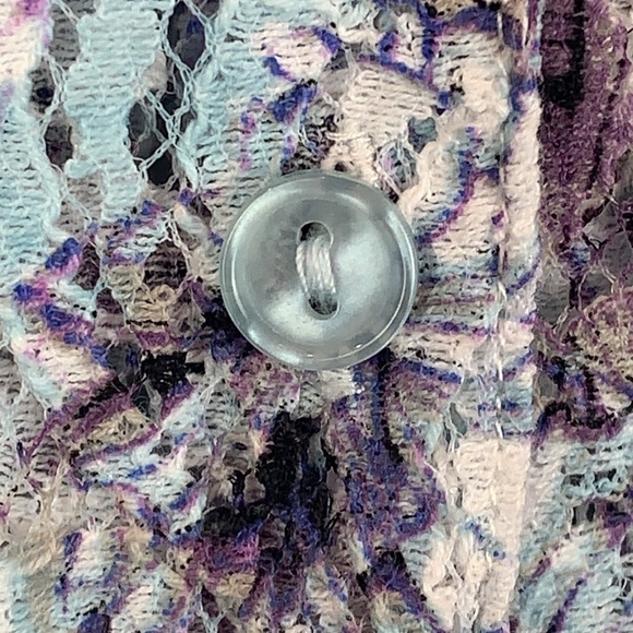 Napa Valley Floral Lace Cardigan - Picture 4 of 8